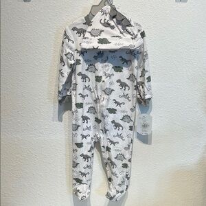 NEW Kyle & Deena Onesie with Hat Set - Dinosaurs - Size 6-9 Months